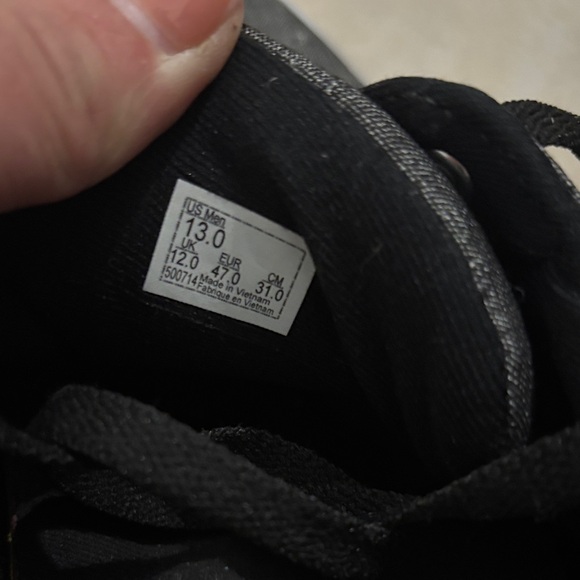 Vans Black Low-Top Canvas Skate Sneakers - Picture 7 of 7